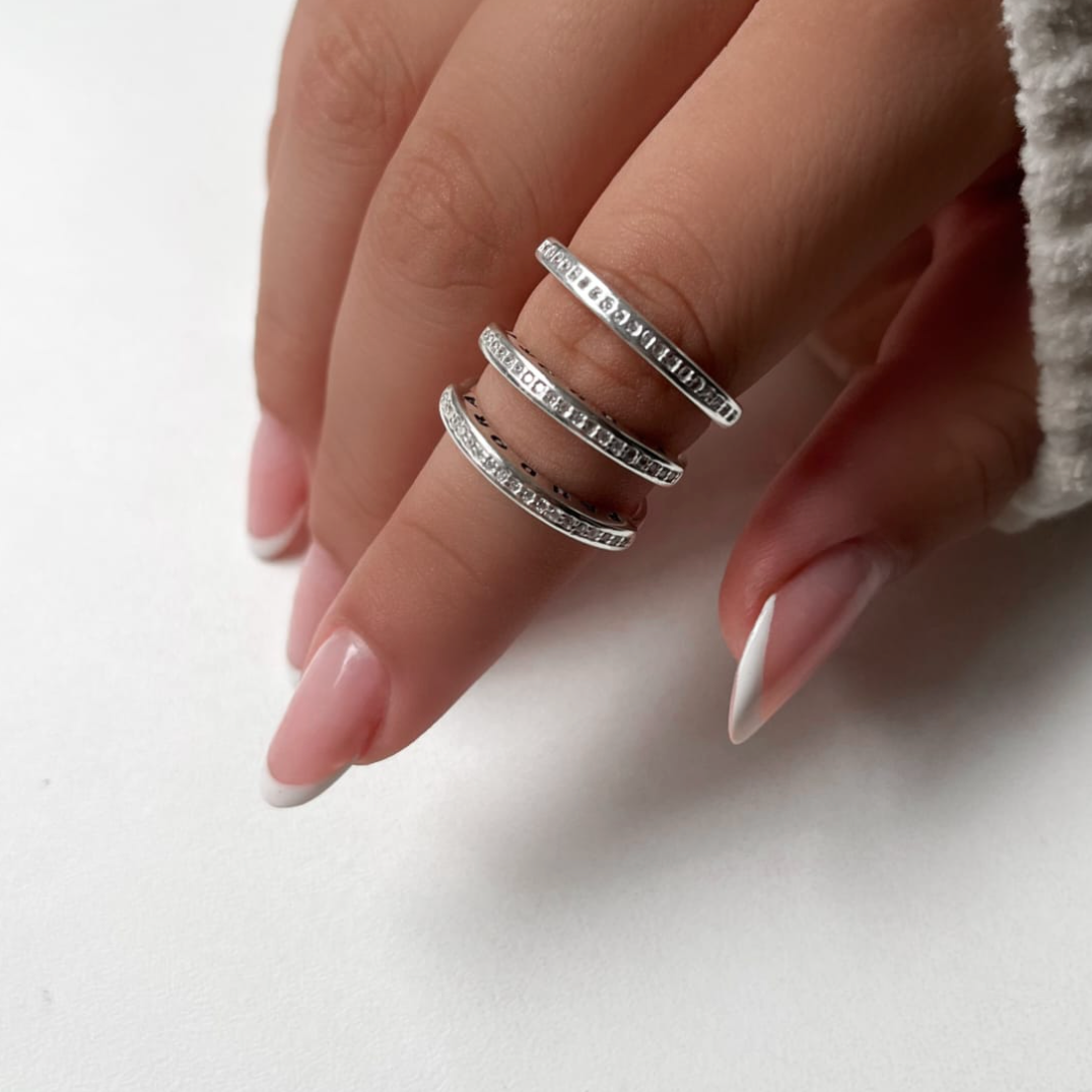 Anel Meia Aliança Cravejado - Prata 925