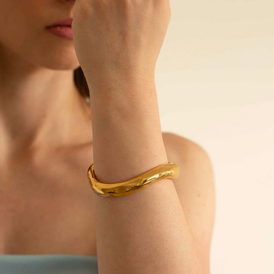 Bracelete Orgânico Dourado PP Banhado a Ouro