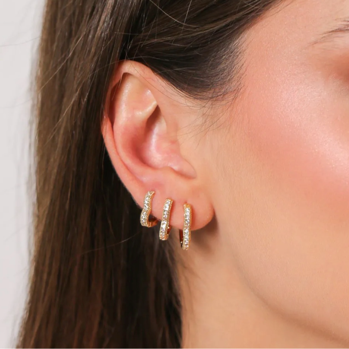 Trio de Brincos Coração Cravejado em Banho Ouro 18k