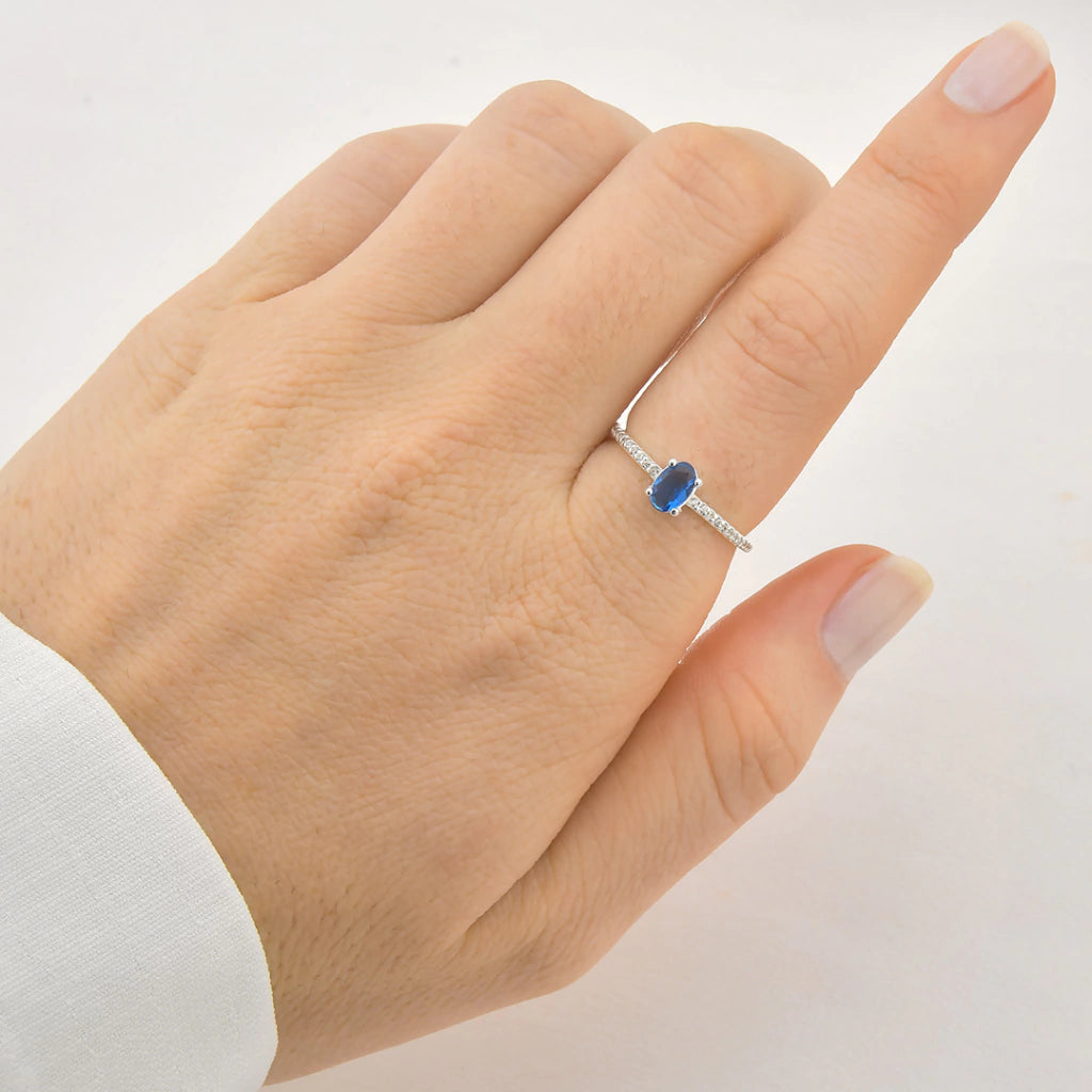 Anel Oval Azul Cravejado - PRATA 925